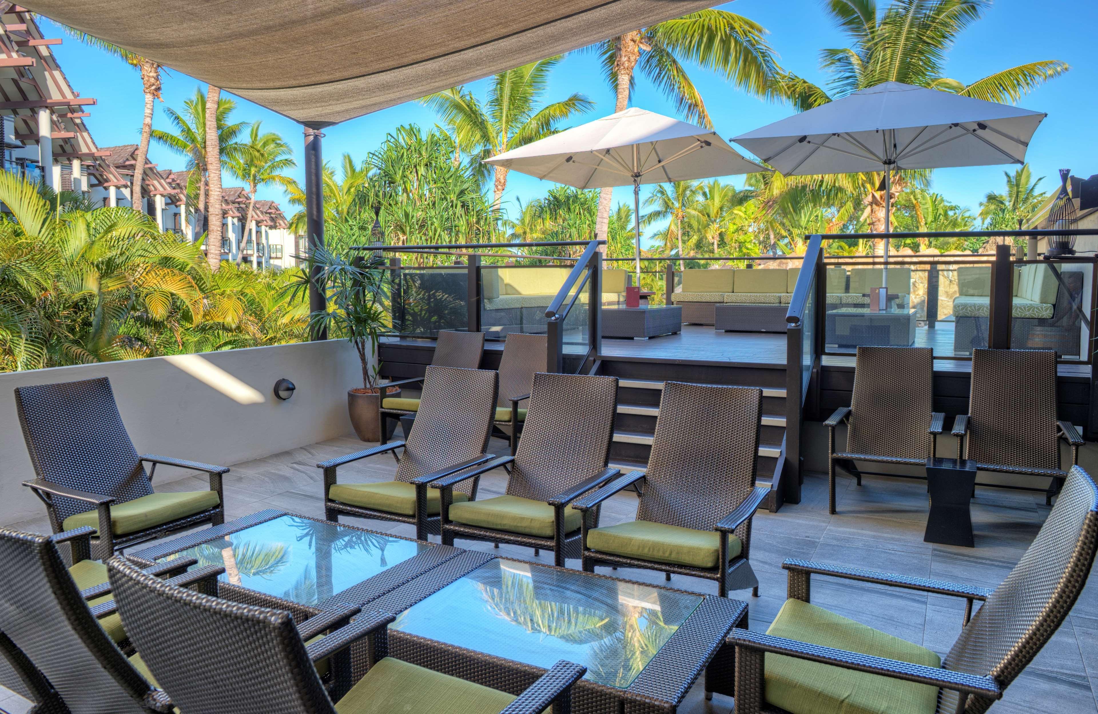 Radisson Blu Resort Fiji Denarau Island Exterior foto Rooftop lounge at the Hyatt Regency Maui Resort