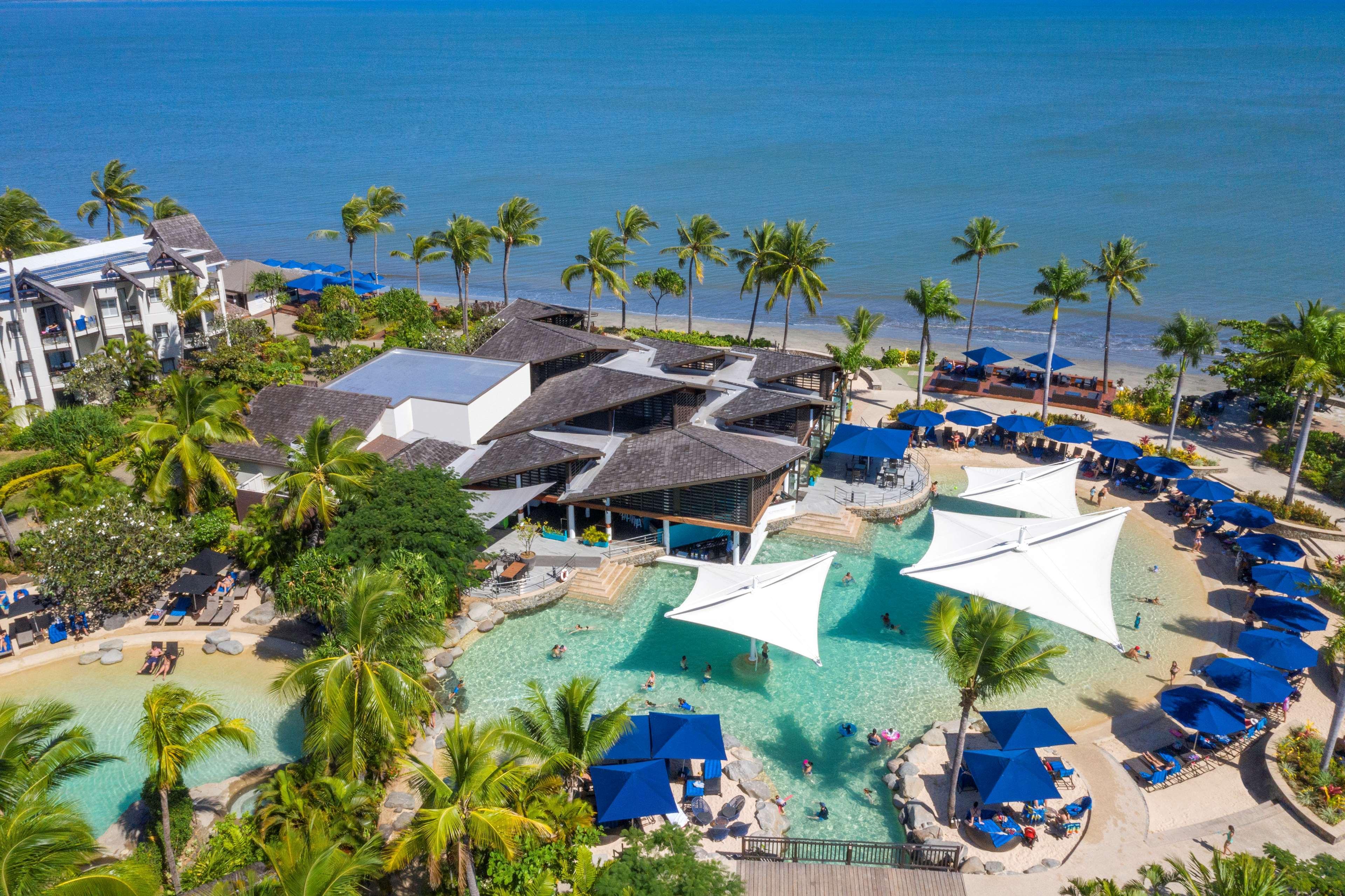 Radisson Blu Resort Fiji Denarau Island Exterior foto Aerial view of the resort