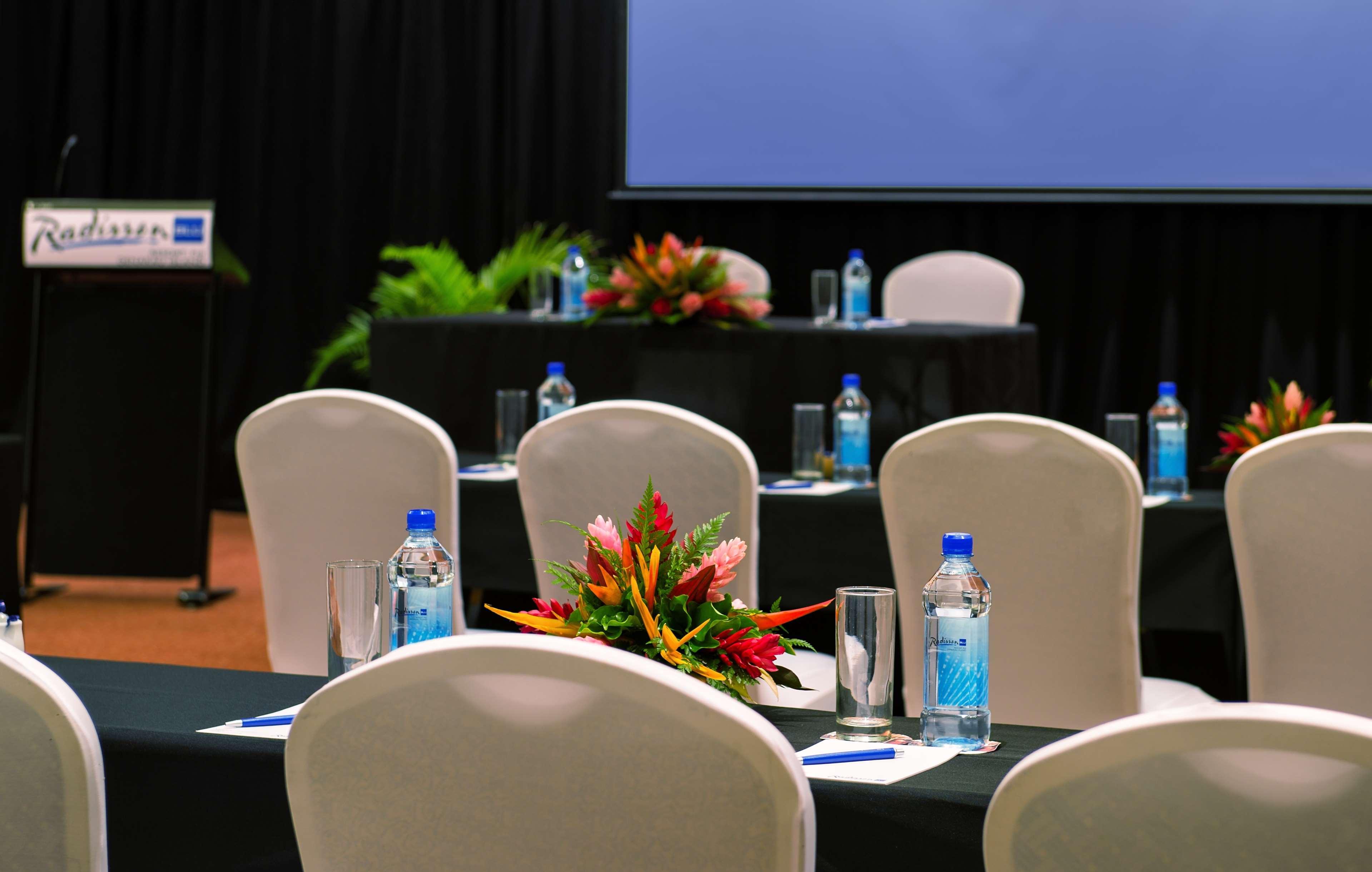 Radisson Blu Resort Fiji Denarau Island Exterior foto Meeting room