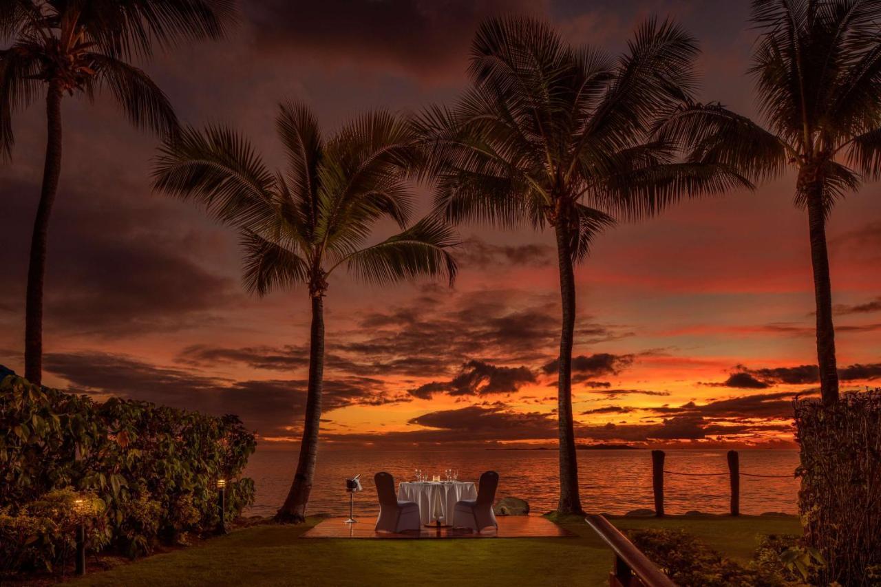 Radisson Blu Resort Fiji Denarau Island Exterior foto Sunset at the Four Seasons Resort