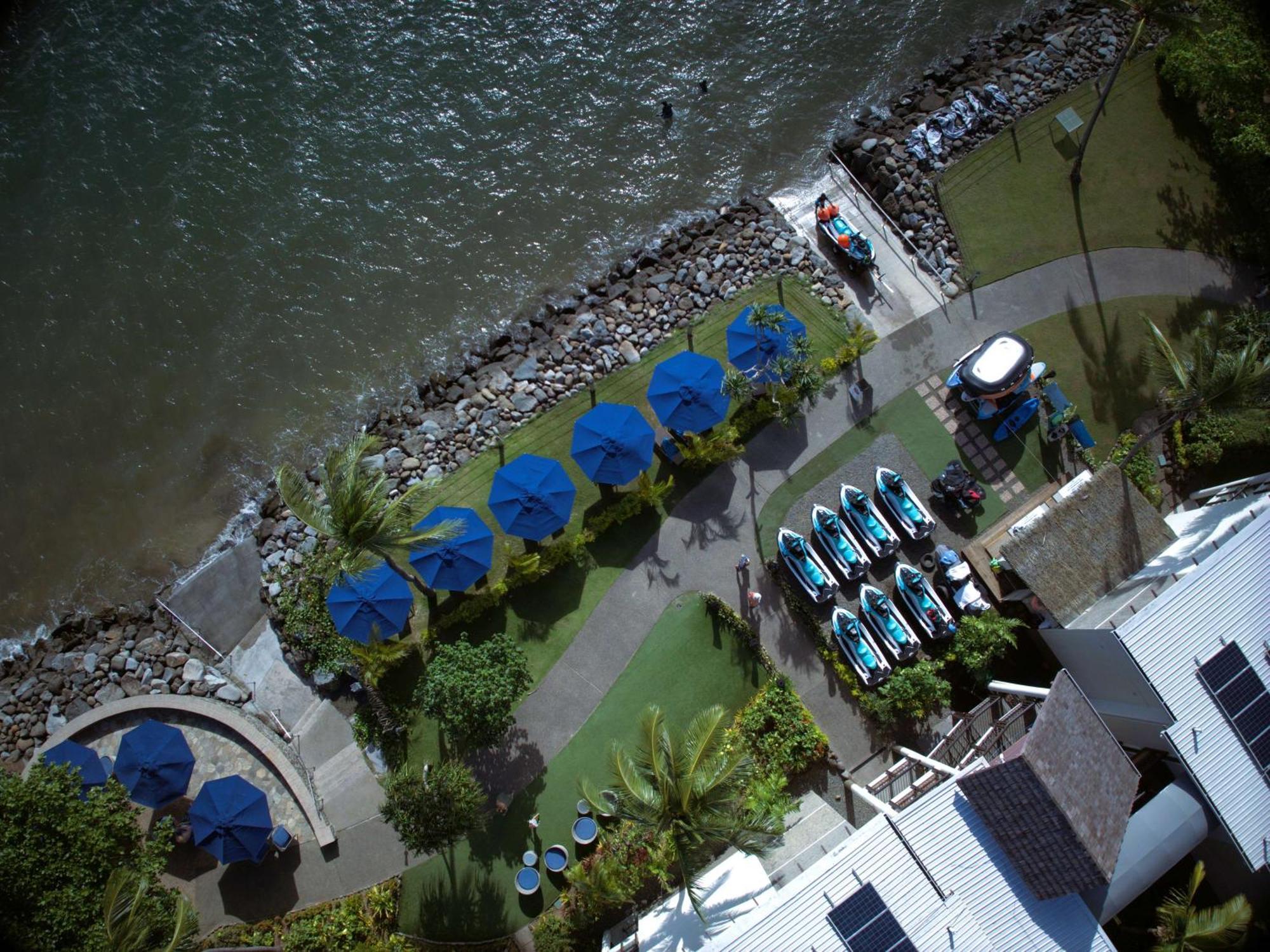 Radisson Blu Resort Fiji Denarau Island Exterior foto Aerial view of the beach at the Sheraton Resort