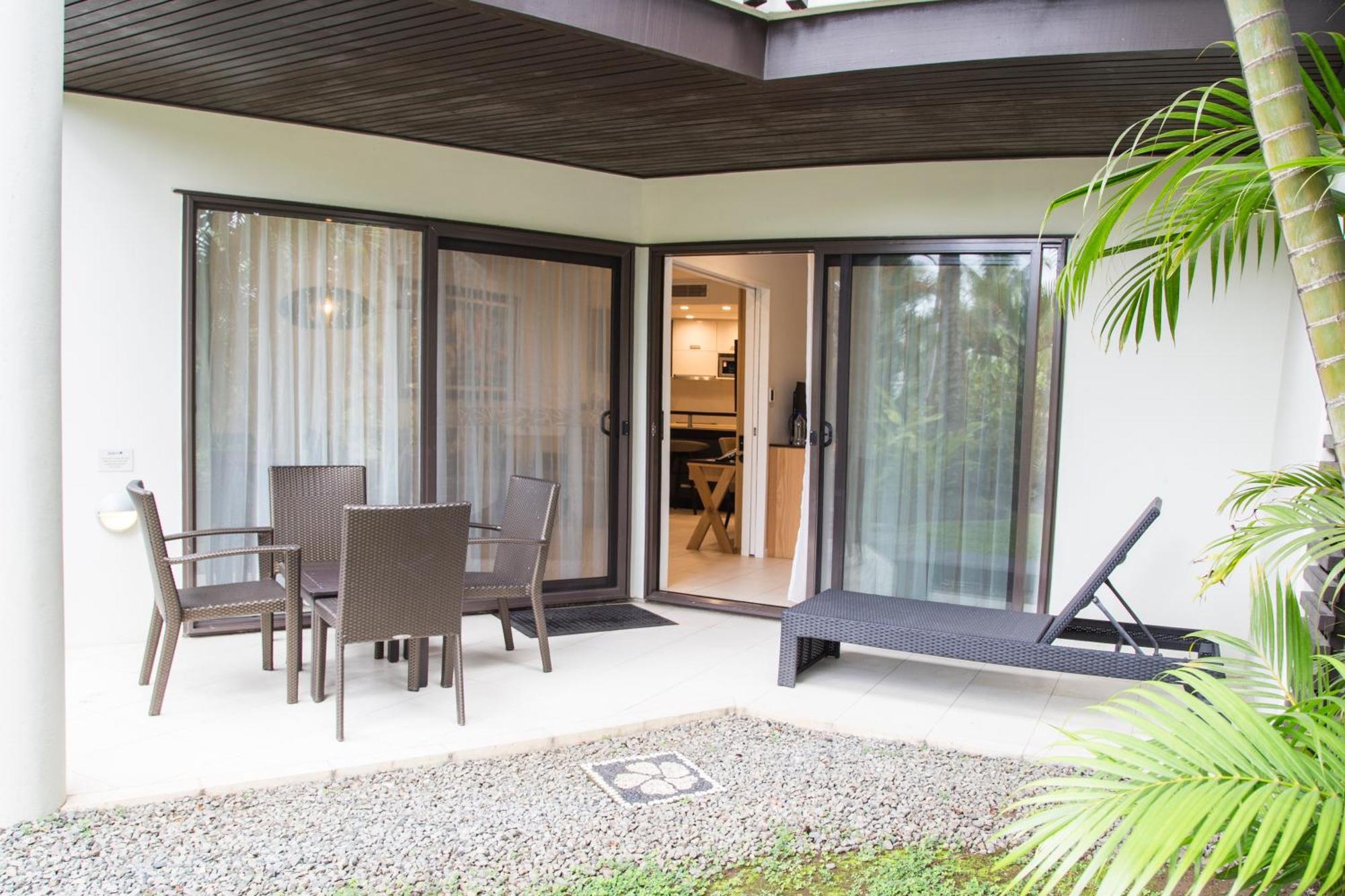 Radisson Blu Resort Fiji Denarau Island Exterior foto A typical villa at the resort